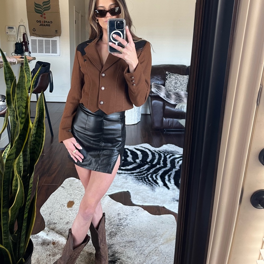Western-Style Crop Blazer